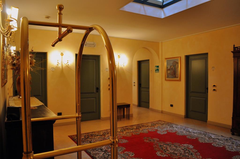 Hotel La Corte Bedizzole Екстериор снимка