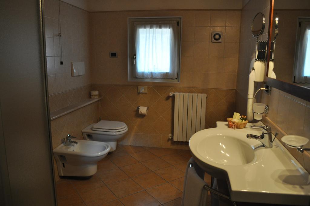 Hotel La Corte Bedizzole Стая снимка